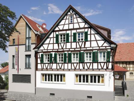 Gasthaus Roessle Кирххайм унтер Тек Екстериор снимка